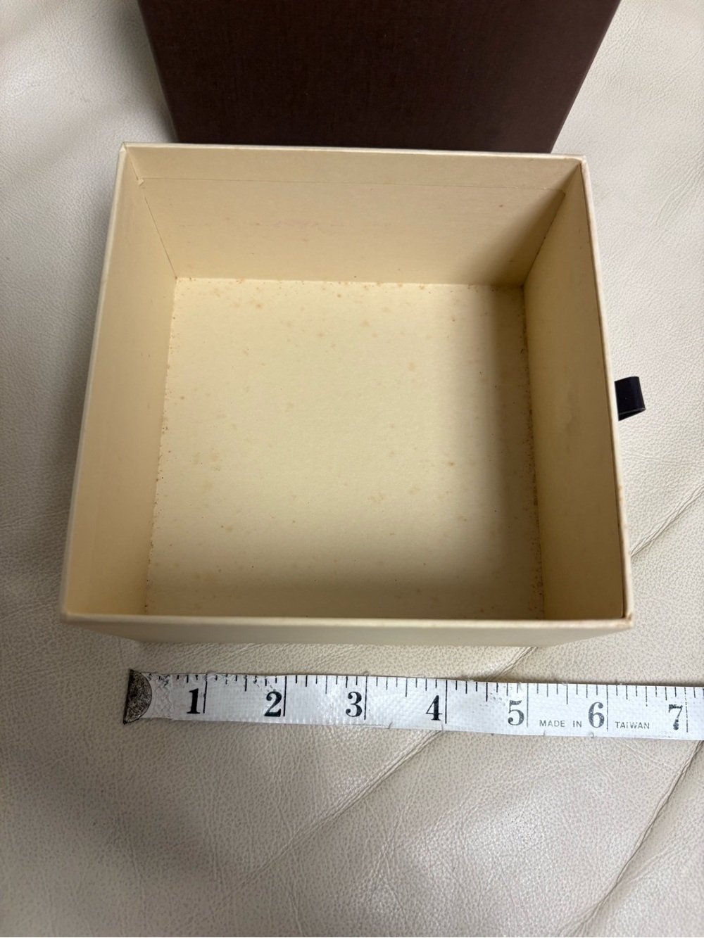 EMPTY LOUIS VUITTON Brown Pull Out Gift Box Beige - Picture 9 of 12